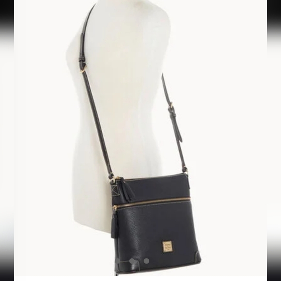 Dooney & Bourke Pebble Grain Crossbody Bag. - Picture 2 of 16